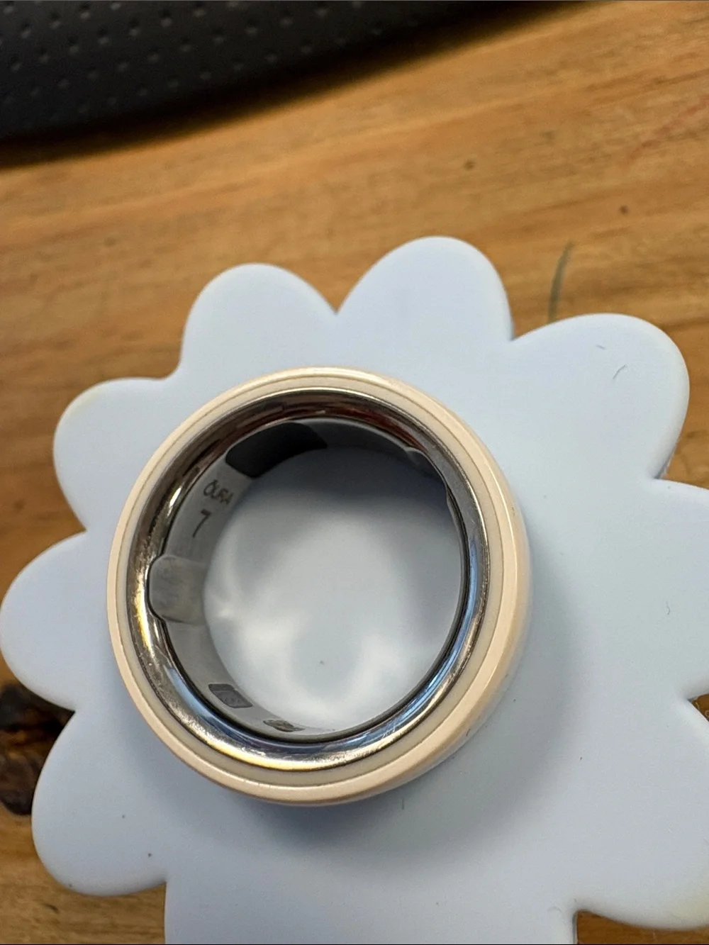 Oura Ring 4 Ceramic